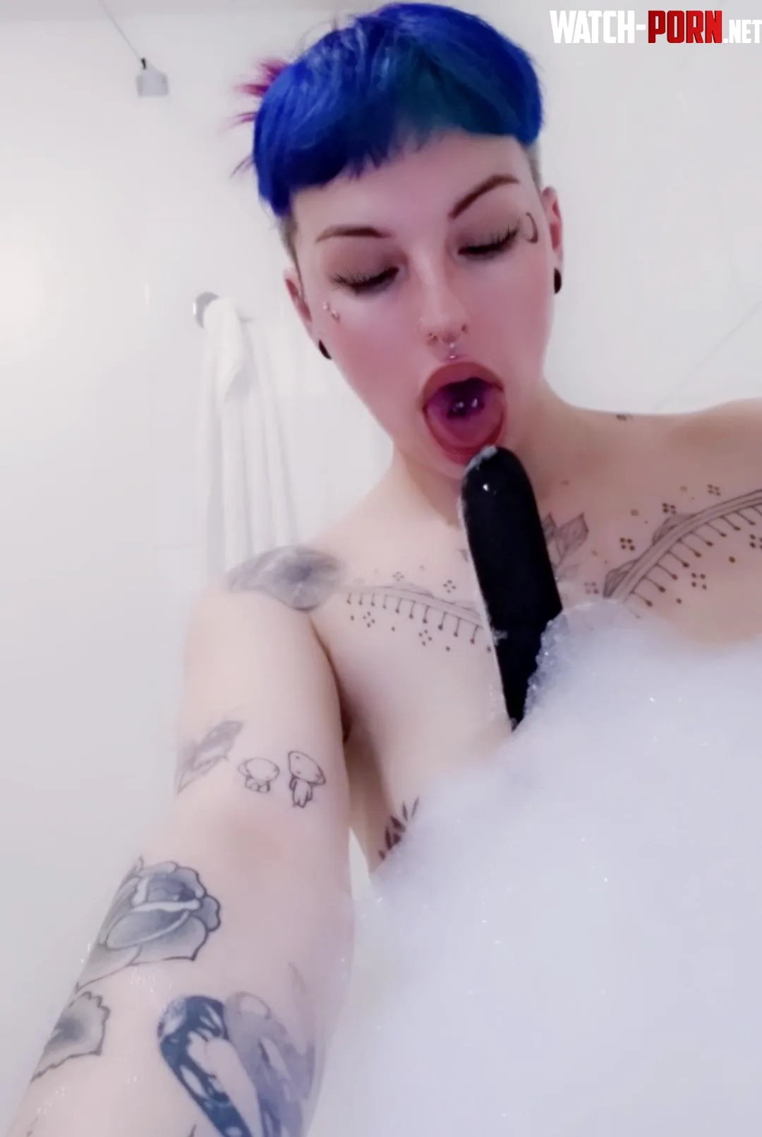 Punk sluts like me love sucking dick by delicious_monster21