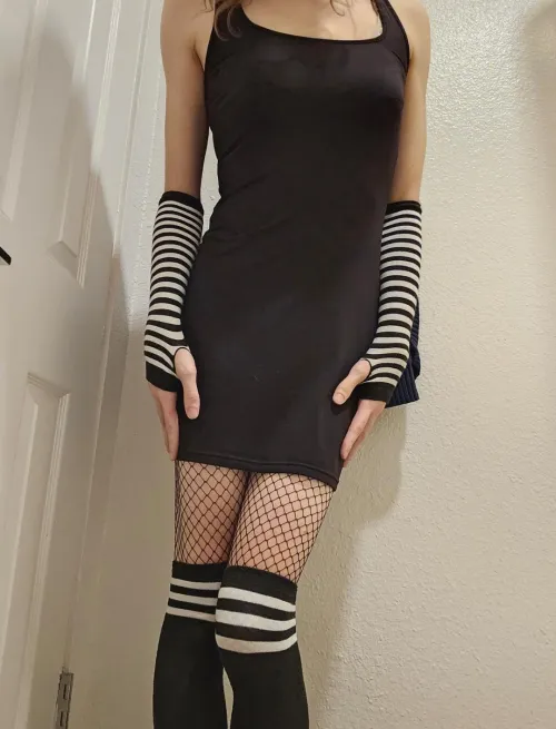 Thumbnail Embracing Fishnets in Femboy Style - girlysamantha18