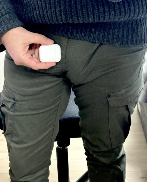 Thumbnail Firm-Engineer7163 Advises: Be Mindful of Bulge Visibility in Pants