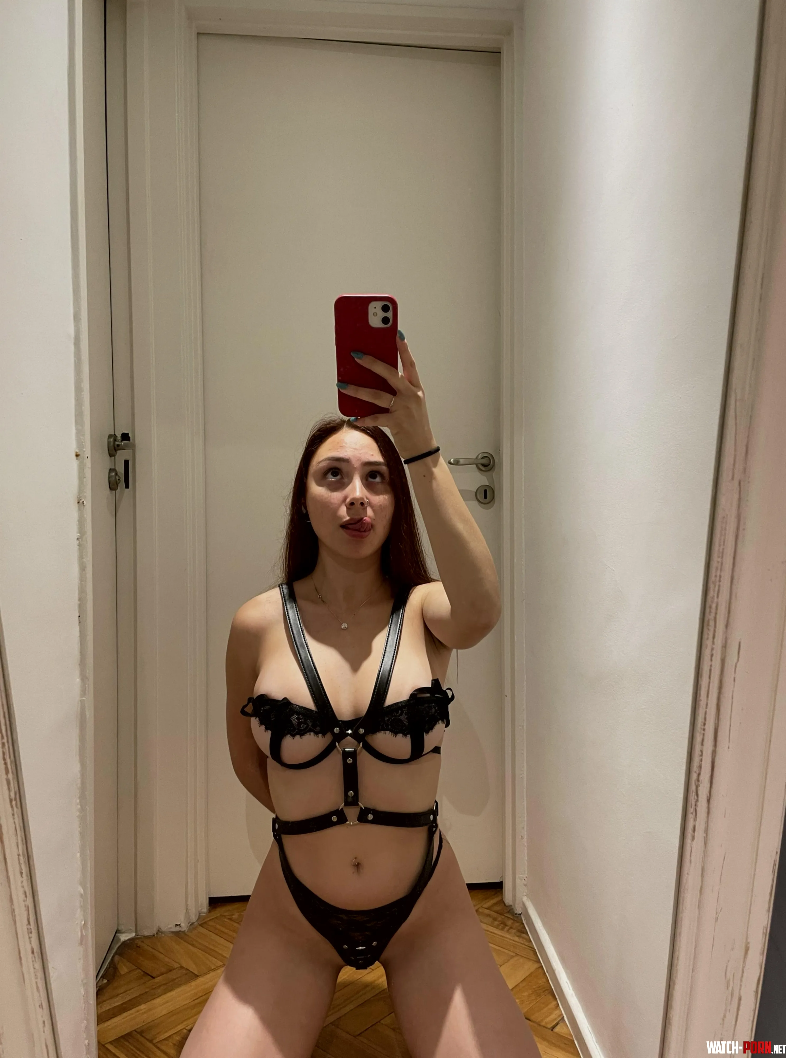 hows this sexy mirror shot getting you by sultrybabyyy