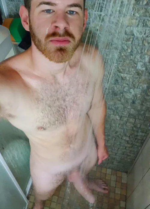 Thumbnail 6foot8andstraight Seeks Roommate | GaybrosGoneWild