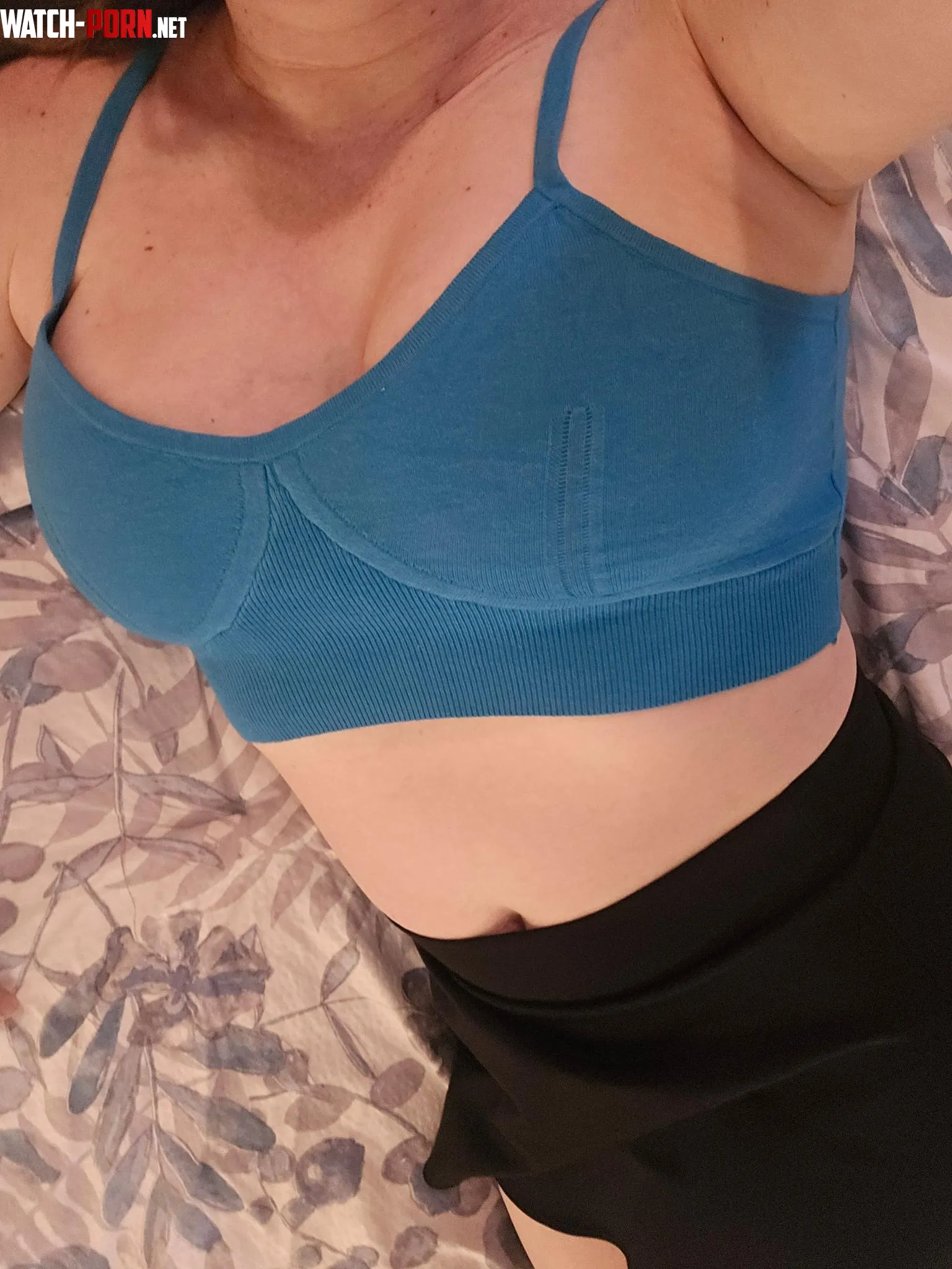 Good morning from your favorite Iowa MILF 43F by Easterniowahotwife