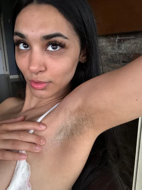 Thumbnail Its so satisfying watching my hairy armpits grow back  by Saharbbyy