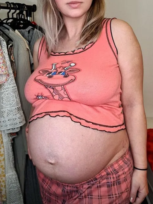 Thumbnail pregnant_brandi Asks: Are Pregnant Women Pretty? Join the Discussion