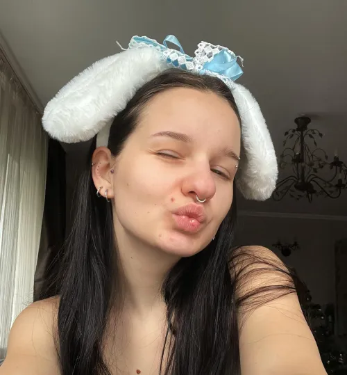 Thumbnail Meet Your Bunny Girl: LORENA_LOVE's Sweet Petplay Style