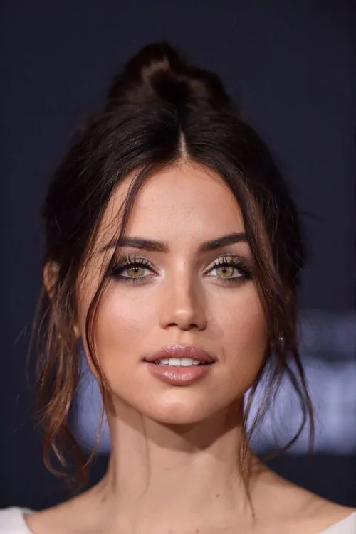 Thumbnail Packaryammy's Spotlight: Discovering Ana de Armas' Beauty