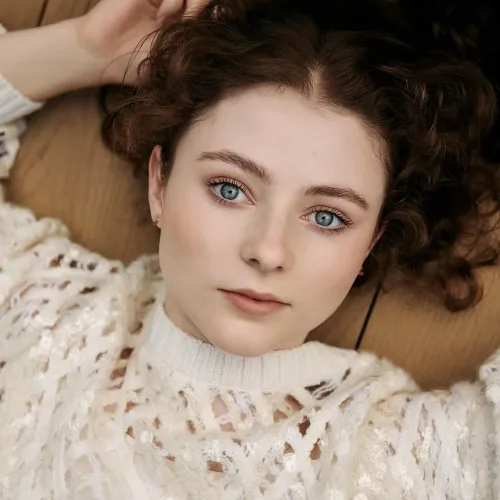 Thumbnail The Captivating Thomasin McKenzie | KG101411