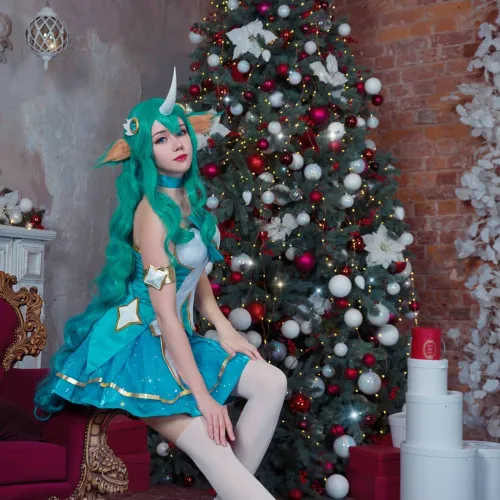 Thumbnail Christmas Star Guardian Soraka Cosplay by _trapd00r_