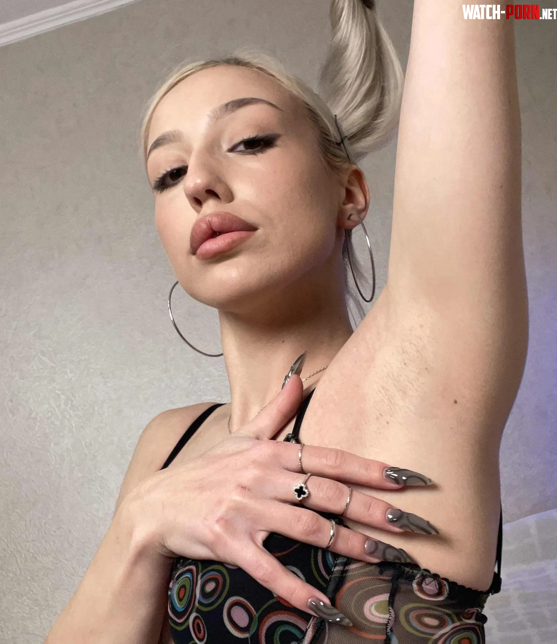 Anybody want to lick that armpit by TinnyDoll