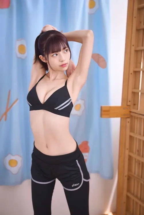 Thumbnail Achieve That Gym Body Like Hina in Gravure Photos