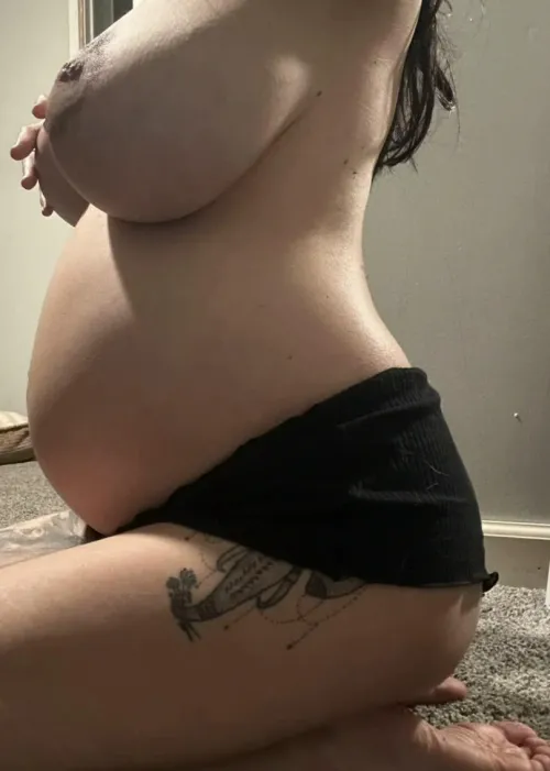 Thumbnail Queenof_Rainbow: Embrace Non-Stop Fun with PreggoPorn Excitement