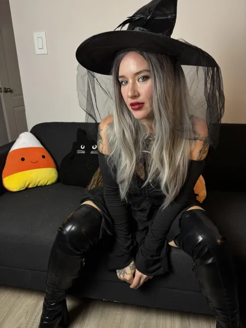 Thumbnail SweetieAlyona - Bow Down to Your Leather Goddess