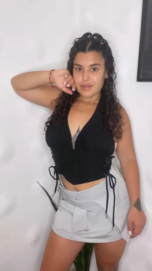 Thumbnail Sexy Croptop Girls: Flaunting My Outfit in Stunning Photos by curlyydoll