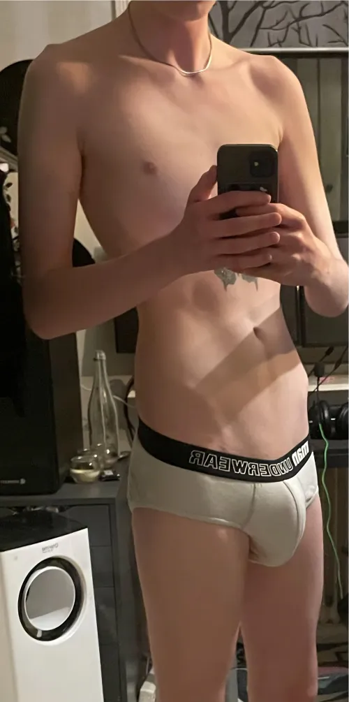 Thumbnail Deeteo's Nightcap: 18 Gay Before Bed Pic - Bulge Exposed