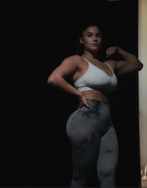 Thumbnail Discover Marisa G's Journey in the World of ThickFit