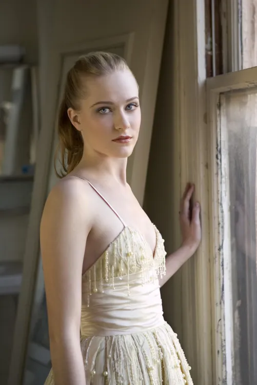 Thumbnail Evan Rachel Wood: Timeless Elegance | Gentlemanboners