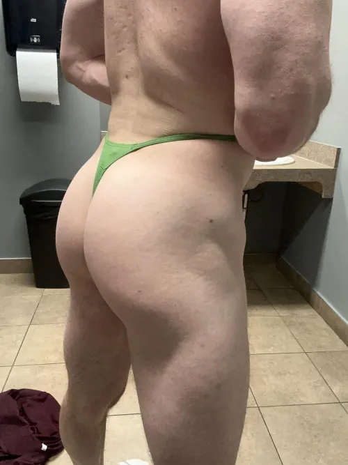 Thumbnail UpnDown89 Post-Gym Adventures: Join the Fun in GayThong Community