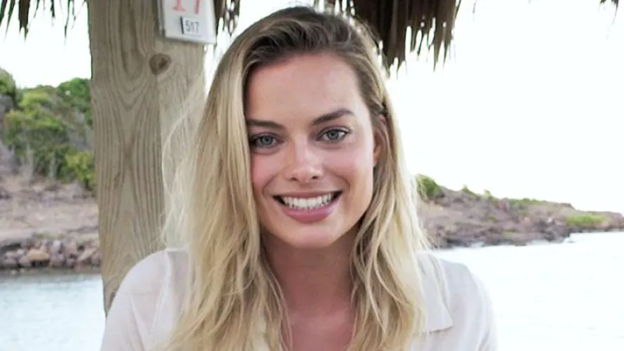 Thumbnail Margot Robbie: A Stunning Portrait by ChanLYN93