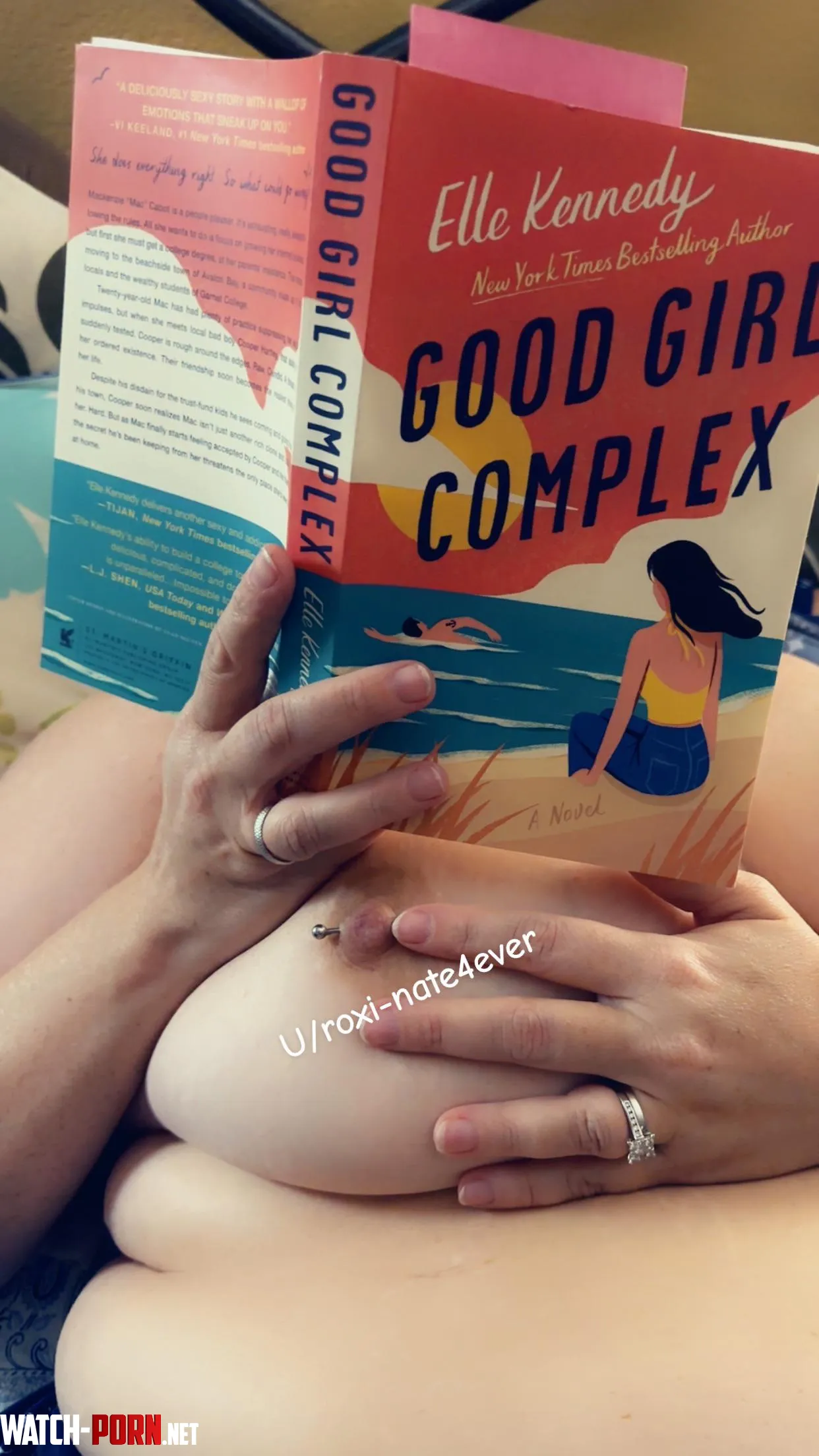 New book hope this make me a good girl  by Roxi-nate4ever