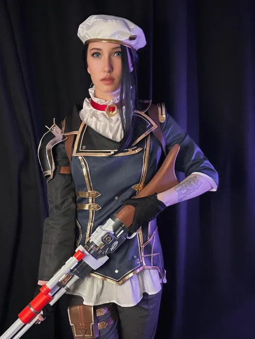 Thumbnail Caitlyn Kiramman Cosplay: A Character Transformation | Cosplaygirls