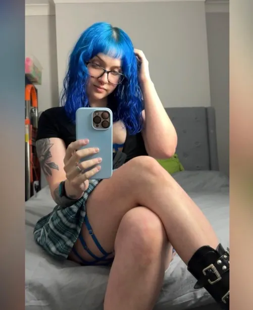 Thumbnail Just a Hint of Blue by AndieHart98 in the GirlswithNeonHair Category