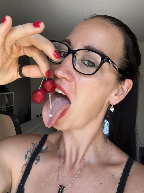 Thumbnail trishaslife shares maturemilf pleasures: The most delicious juices revealed