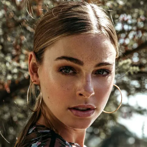 Thumbnail Elizabeth Turner: Beauty Personified by rom003