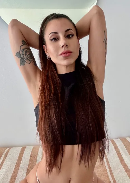 Thumbnail Beautiful Armpit Inquiry: Tempting Offer by loulovexx in ArmpitFetish