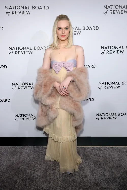 Thumbnail Elegance Redefined: Exploring the World of Elle Fanning