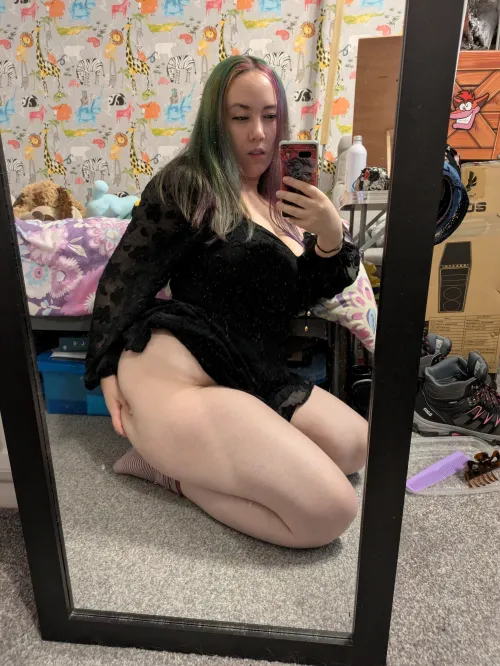 Thumbnail Clarissa_xxxx: The Perfect Blend of Thicc Thighs and Plushie Energy