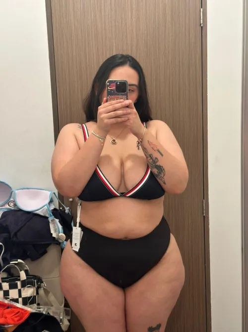 Thumbnail Bikini Dilemma: fairynudebitch's Chubby Query