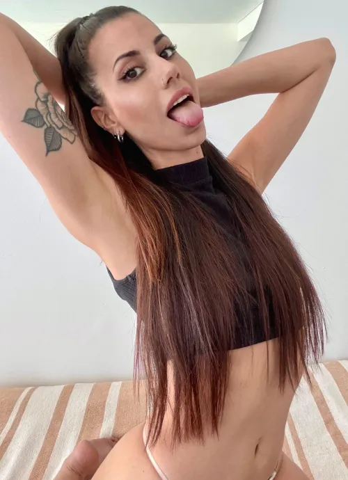 Thumbnail Tempting Snack: Loulovexx's Allure Unleashed | armpitfetish