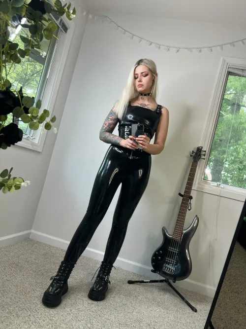 Thumbnail Mirror Selfie Magic: MistressMercyxoxalt's Catsuit Adventure