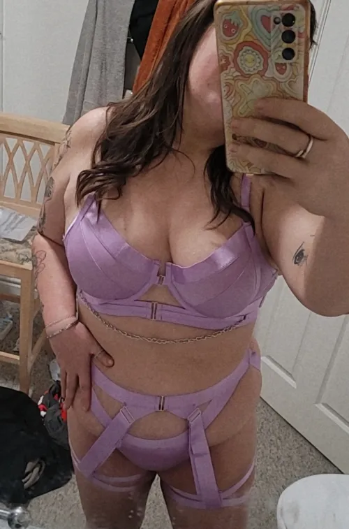 Thumbnail Feeling Cute in Lilac Set: Swimjenson's Chubby Fashion Choice