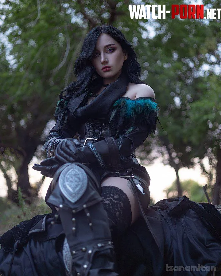 The Witcher Yennefer Cosplay by Izanamitan by Saoirsei