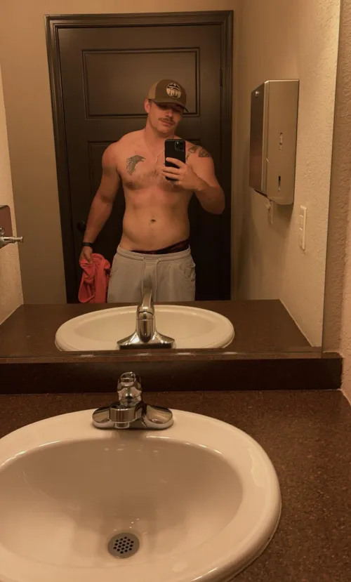 Thumbnail In Search of a Gym Partner: HotGuysWithTattoos Journey with Flane84