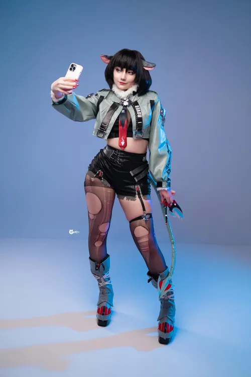 Thumbnail CarryKey's Jane Doe Cosplay from Zenless Zone Zero