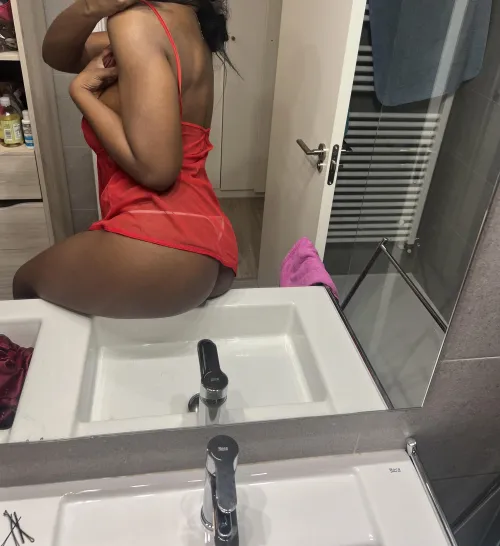 Thumbnail Sink or Face? Exploring Preferences in Red Lingerie by nikolethebest