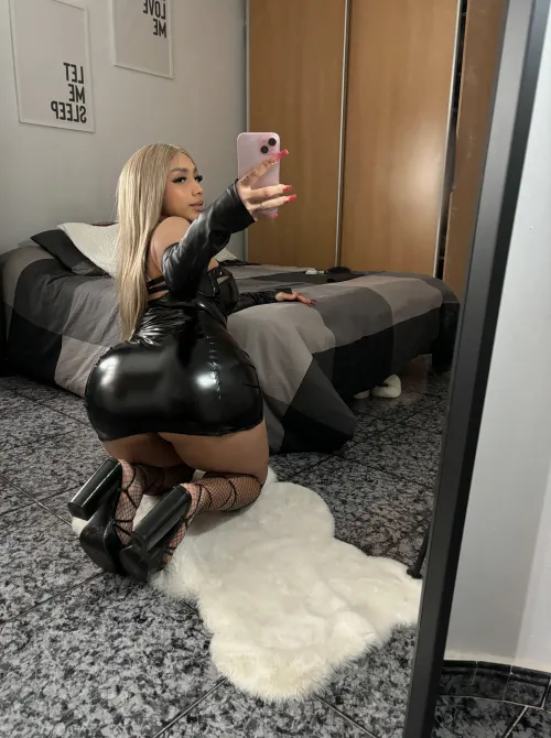 Thumbnail Is My Butt Smackable - LadiesInLeather by Twinkle_Rosezz