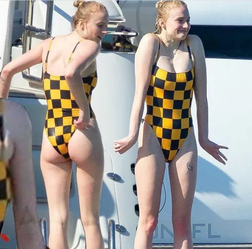 Thumbnail Sophie Turner's Stunning Moments | SluttyHayleyWilliams | CelebrityButts