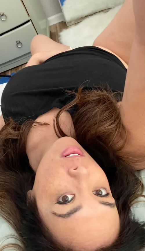 Thumbnail Juiciestpeach69 Sees All: Dive into the World of Brunettes