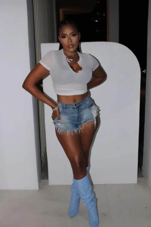 Thumbnail Angela Simmons: Exploring HipHopGoneWild with RayLoco82