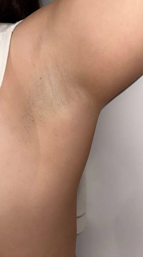 Thumbnail PeachyGirlly's Intimate Close-up for Armpit Lovers