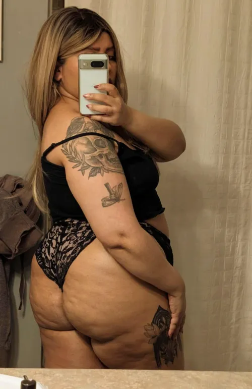 Thumbnail the_czar_got_cake Celebrates Beautiful Jiggles in SlightCellulite Discourse