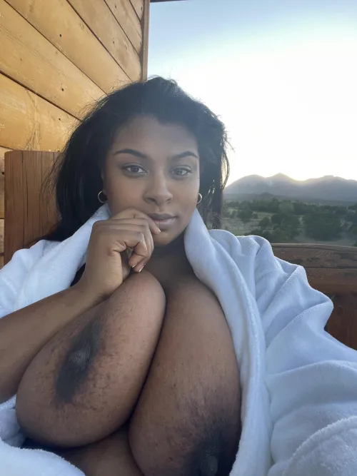 Thumbnail JustOmiii's Dilemma: Me or the View? A Big Areolas Conundrum Unveiled