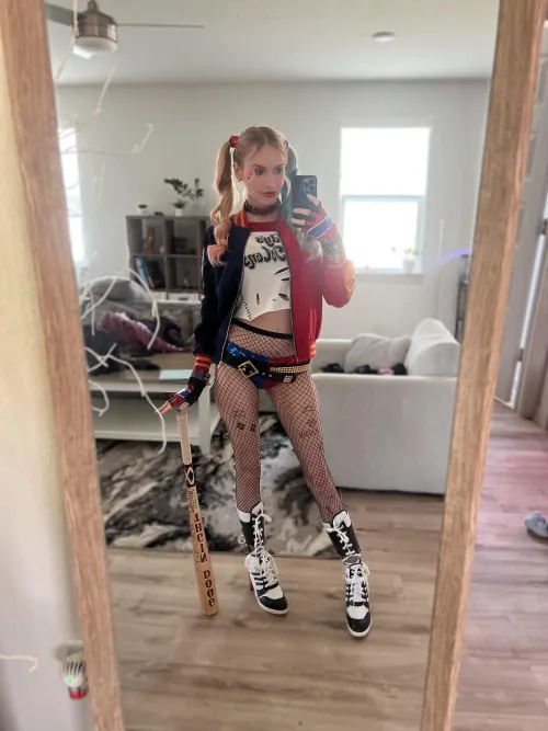 Thumbnail Harley Quinn Suicide Squad Cosplay by novaruu_