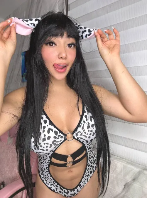 Thumbnail Kawaii_Doodlebug Brings a Cute Cow Costume to NSFWCostumes