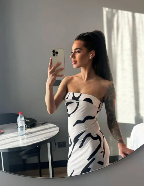 Thumbnail Confidence Boost: Slaying in a Tight Dress | malibuu_barbie