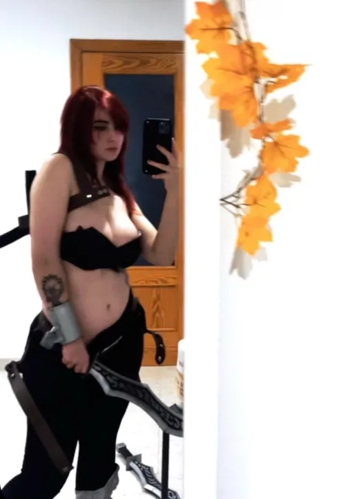 Thumbnail Seiken7 Impresses with Katarina Cosplay Masterpiece