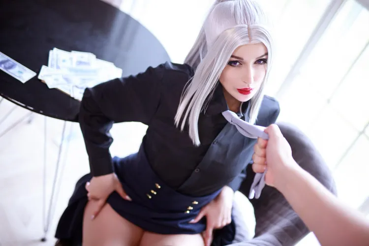 Thumbnail Lera Himera's Stunning Mei Mei Cosplay from Jujutsu Kaisen